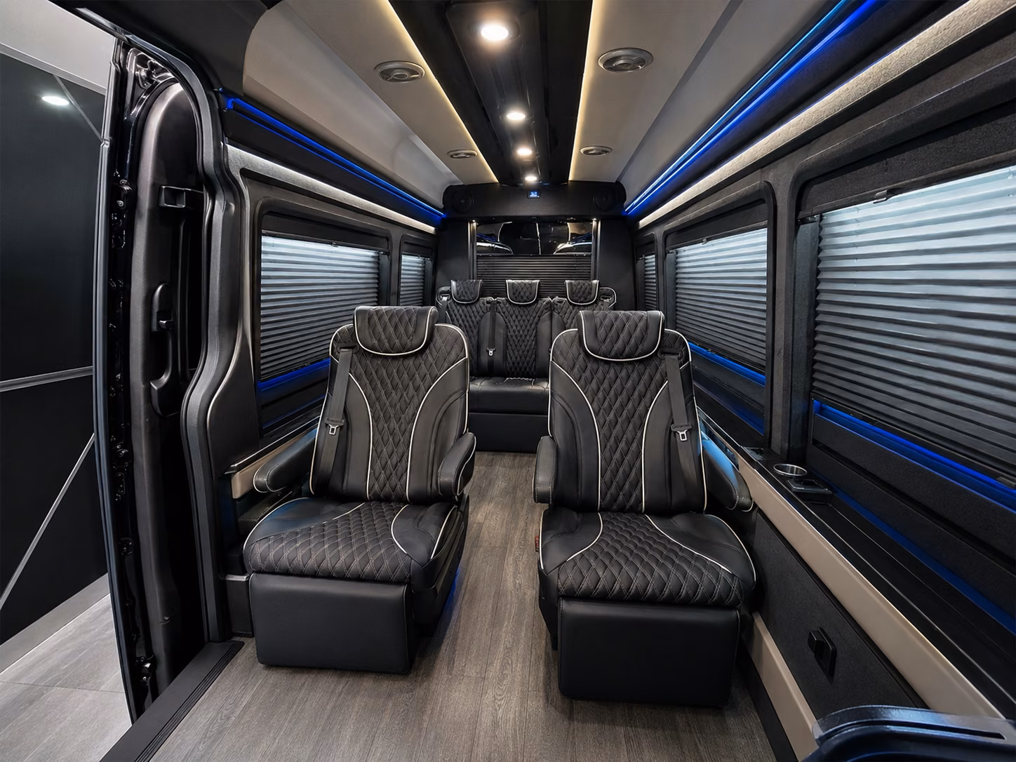 booking airport bus rentals in turlock is faster than you think
