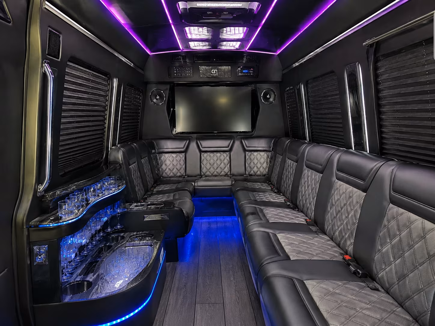 prom graduation and school event buses for turlock students